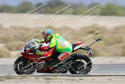 media/May-05-2025-Moto Forza (Mon) [[3c1838c5e5]]/2-B Group/Session 3 (Panning Test Turn 14 Inside)/